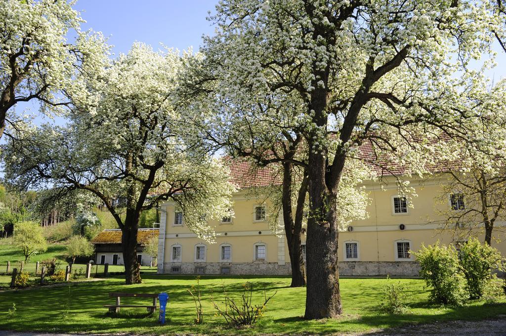 24/7 Zimmer Asten Exterior photo